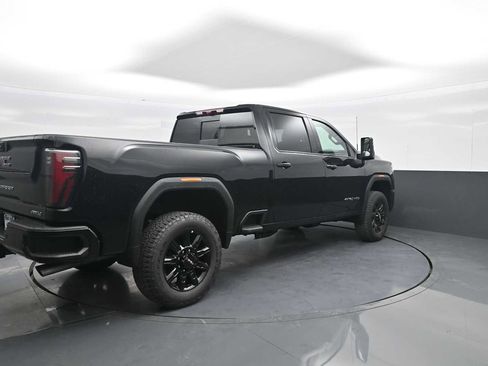 New 2026 GMC Sierra 2500 AT4 w/ AT4 Premium Plus Package AWD/4WD image 8