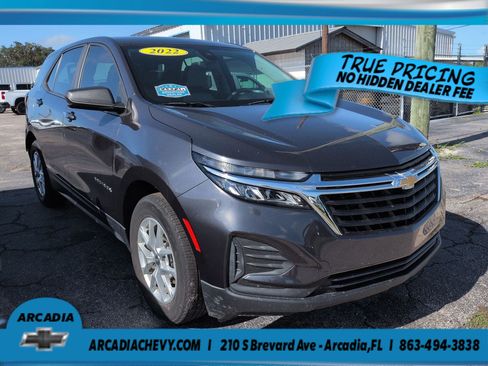 Used 2022 Chevrolet Equinox LS FWD image 2