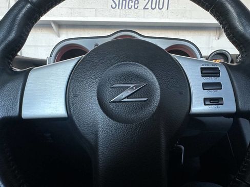 Used 2005 Nissan 350Z Touring image 21