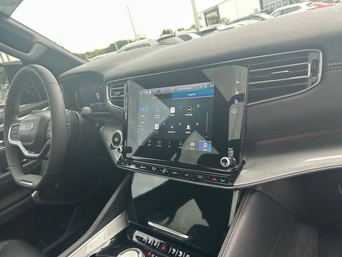 Used 2022 Jeep Wagoneer Series III image 37