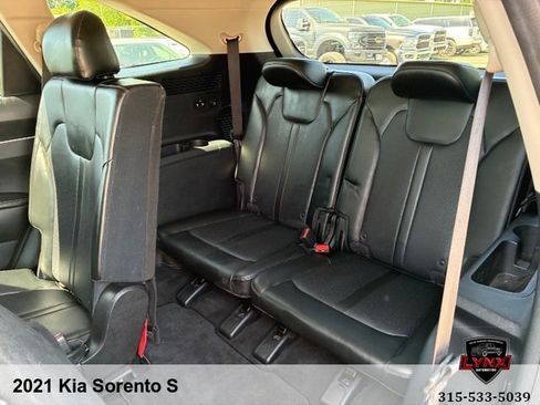 Used 2021 Kia Sorento S AWD/4WD image 30