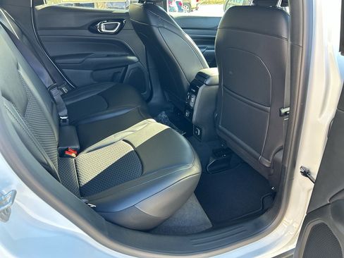 New 2026 Jeep Compass Latitude image 25