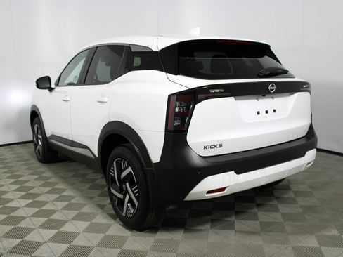 Used 2025 Nissan Kicks SV FWD image 31
