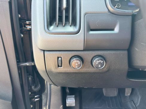 Used 2019 Chevrolet Colorado Z71 AWD/4WD image 21