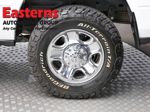 Used 2022 RAM 2500 Tradesman w/ Chrome Appearance Group AWD/4WD image 8