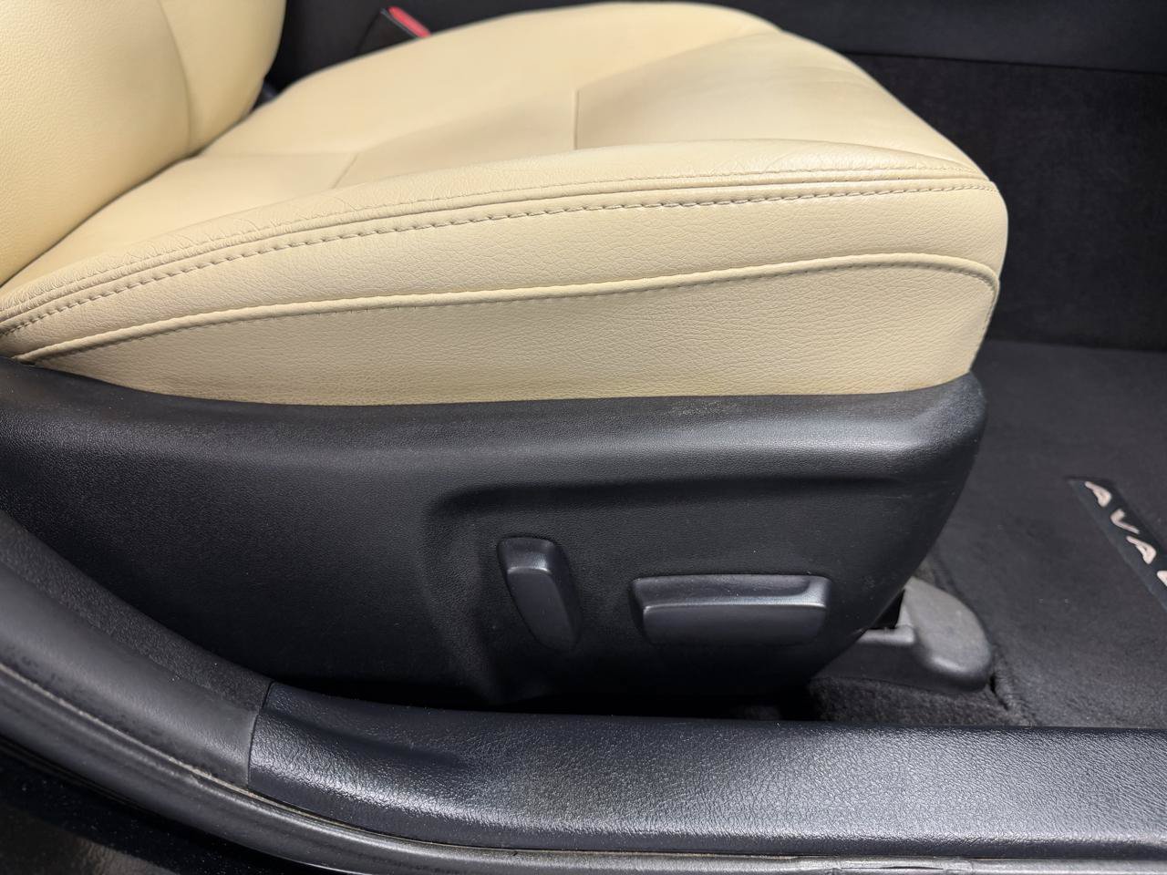 Used 2015 Toyota Avalon XLE Premium FWD image 15