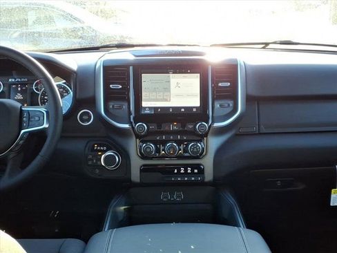 New 2026 RAM 1500 4x4 Crew Cab image 7