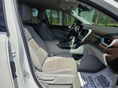 Used 2020 GMC Acadia SLT w/ Trailering Package FWD image 24
