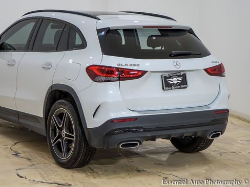 Used 2021 Mercedes-Benz GLA 250 4MATIC image 9