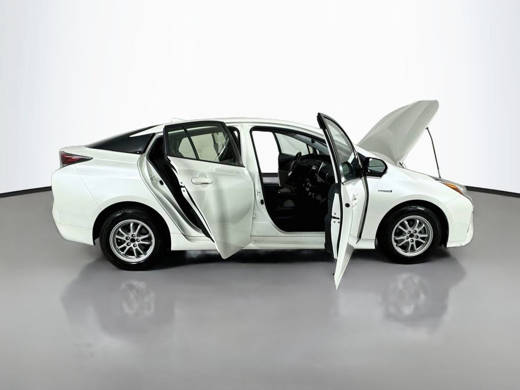 Used 2016 Toyota Prius Four FWD image 25