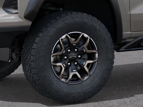 New 2026 Chevrolet Colorado ZR2 w/ Technology Package AWD/4WD image 17