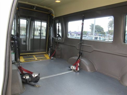 Used 2014 Ford E-250 and Econoline 250 Extended w/ Power Group image 18