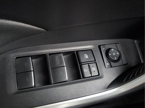 Used 2022 Toyota RAV4 XLE image 16