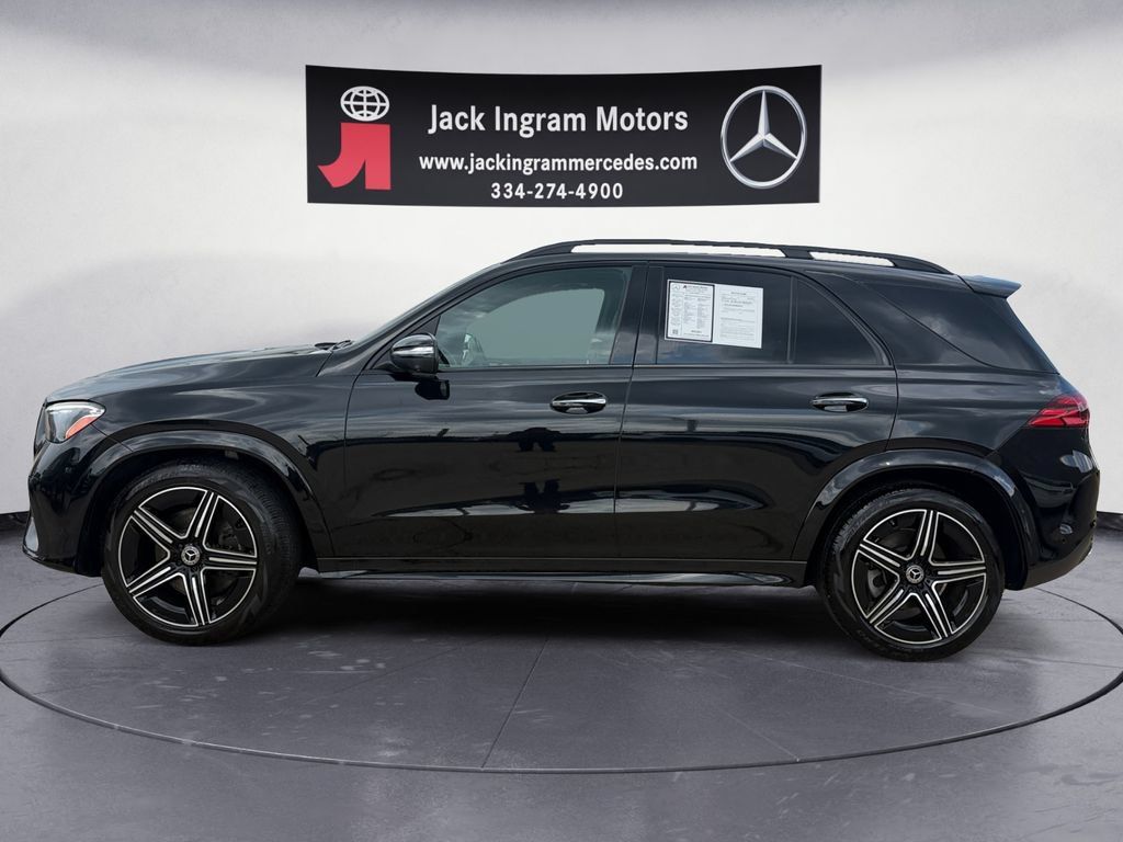 Certified 2025 Mercedes-Benz GLE 350 4MATIC w/ AMG Line Exterior image 2