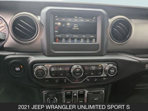 Used 2021 Jeep Wrangler Unlimited Sport image 17