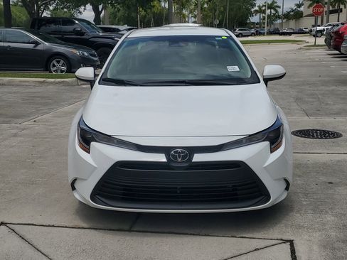 Certified 2025 Toyota Corolla LE w/ Convenience Package FWD image 8