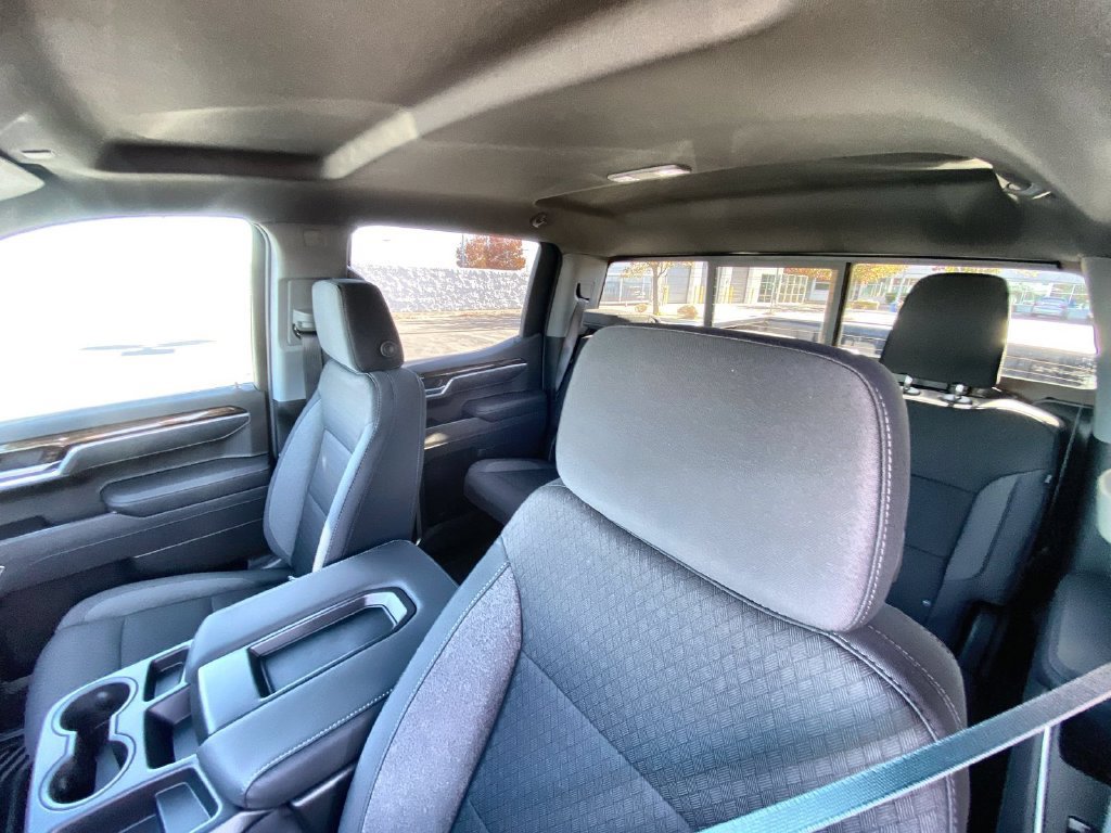 New 2026 GMC Sierra 1500 SLE w/ Preferred Package AWD/4WD image 32