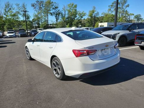 Used 2021 Chevrolet Malibu LT FWD image 3