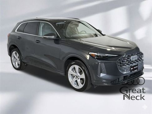 Certified 2025 Audi Q5 Premium Plus w/ Premium Plus image 11