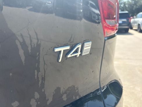 Used 2020 Volvo XC40 T4 Inscription FWD image 9