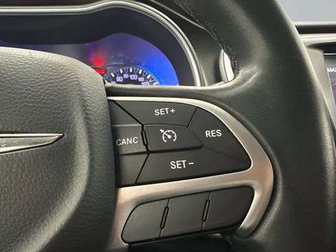 Used 2017 Chrysler 200 Limited Platinum FWD image 18