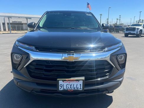 Used 2024 Chevrolet TrailBlazer LS FWD image 2
