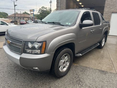 Used 2012 Chevrolet Avalanche LT w/ Suspension Package, Off-Road AWD/4WD image 7