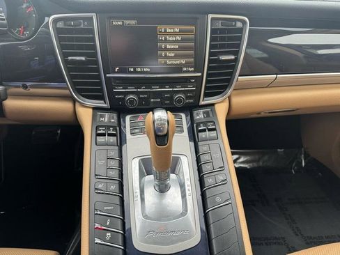 Used 2016 Porsche Panamera 4 image 19
