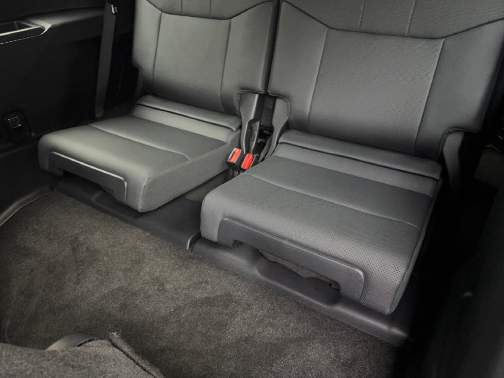 Used 2025 Lexus GX 550 w/ Cold Area Package AWD/4WD image 39