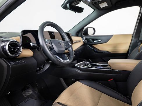 Used 2025 Chevrolet Equinox ACTIV w/ Safety and Technology Package image 15