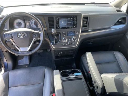 Certified 2020 Toyota Sienna SE w/ SE Preferred Package image 15
