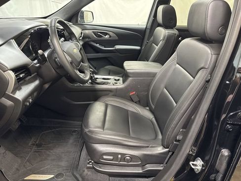 Used 2023 Chevrolet Traverse LT w/ LT Premium Package AWD/4WD image 10