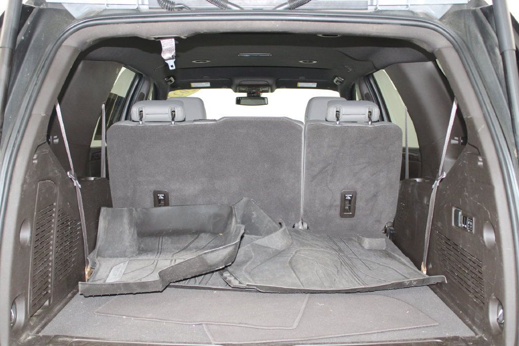 Used 2022 Chevrolet Tahoe LT w/ Luxury Package RWD image 16