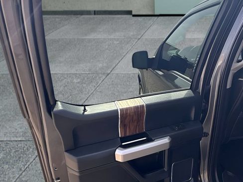 Used 2018 Ford F150 Lariat RWD image 15