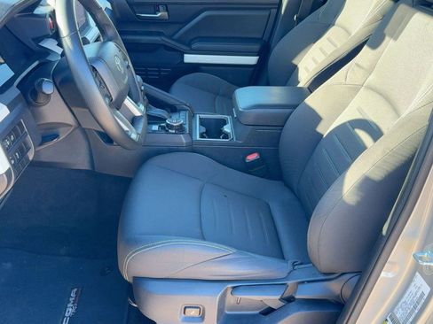 Used 2024 Toyota Tacoma TRD Off-Road image 5