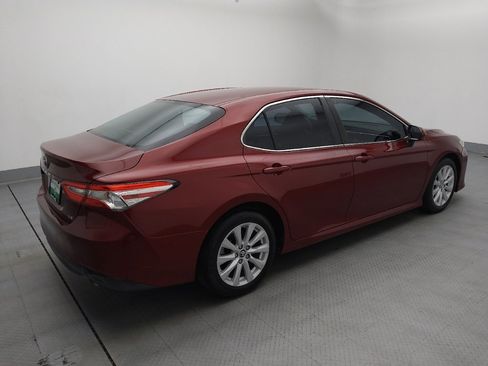 Used 2018 Toyota Camry LE image 10