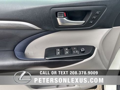 Used 2017 Toyota Highlander AWD V6 image 22