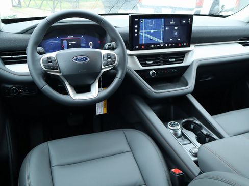 New 2026 Ford Explorer Active w/ Active Comfort Package image 2
