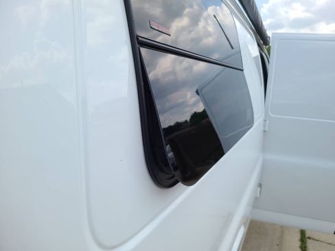 Used 2018 Chevrolet Express 2500 2500 3dr Extended Cargo Van image 23