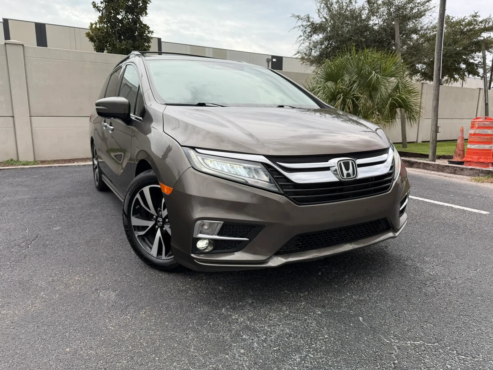 Used 2018 Honda Odyssey Elite image 3