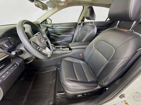 Used 2024 Nissan Altima 2.5 SL FWD image 5