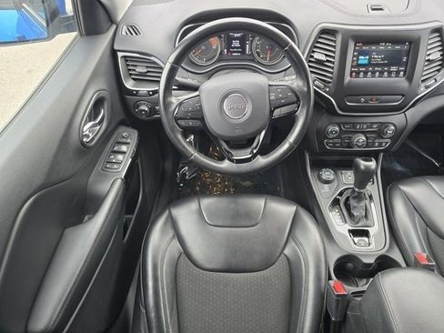 Used 2020 Jeep Cherokee Latitude Plus image 4