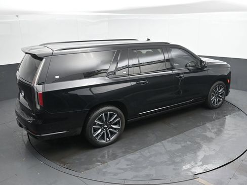 Used 2024 Cadillac Escalade ESV Sport w/ Touring Package AWD/4WD image 33