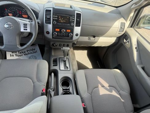 Used 2013 Nissan Frontier SV w/ SV Value Truck Pkg AWD/4WD image 40