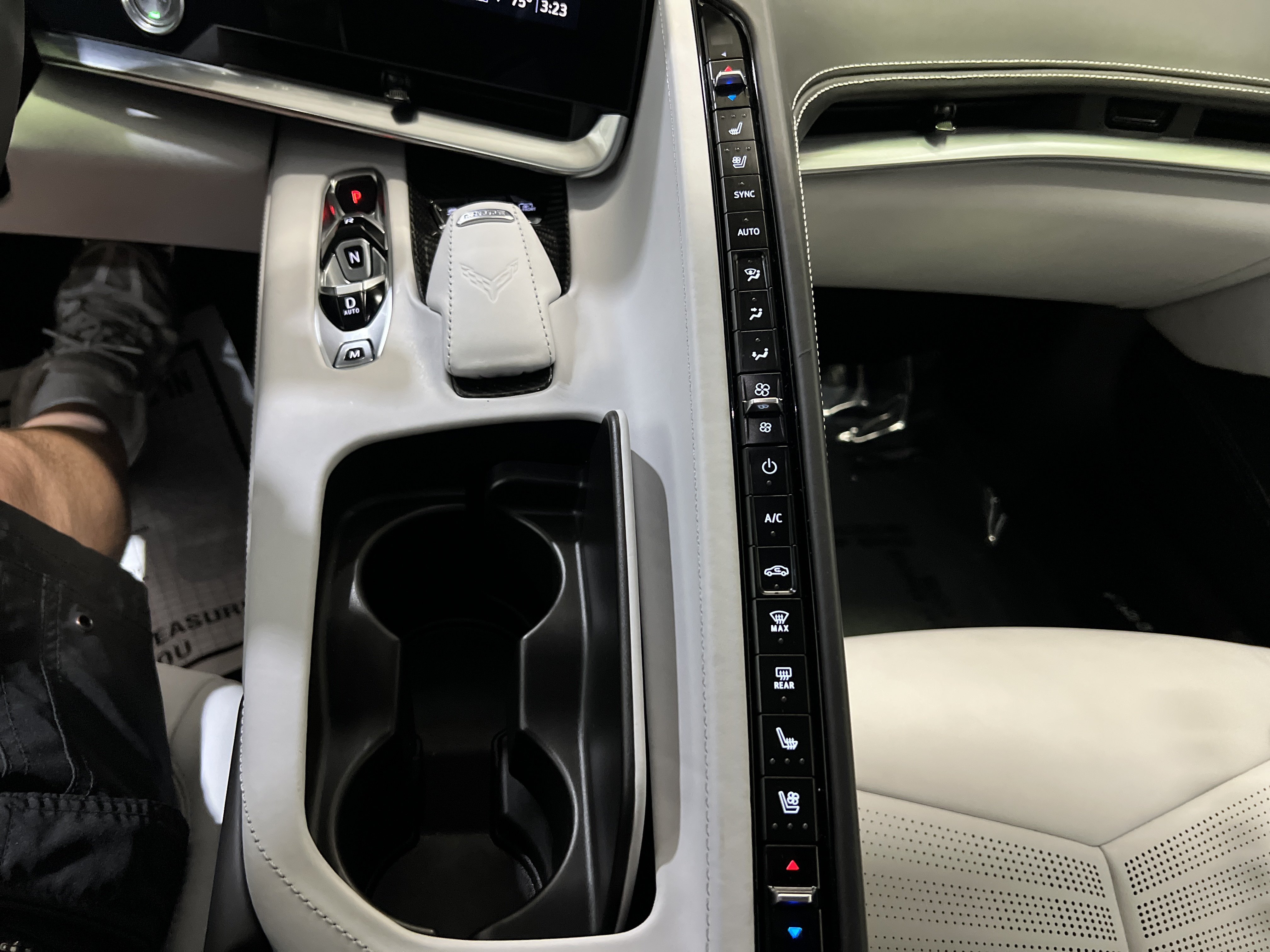 Used 2022 Chevrolet Corvette Stingray Premium Cpe w/ Z51 Performance Package RWD image 20