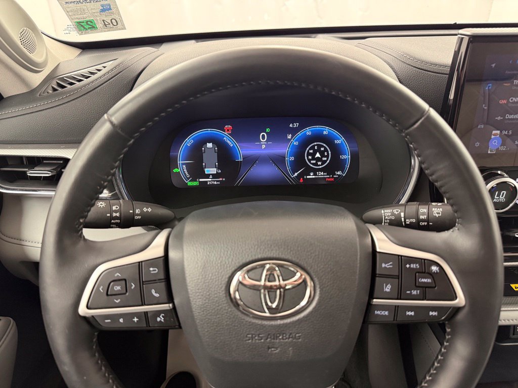 Used 2025 Toyota Highlander Platinum AWD/4WD image 12