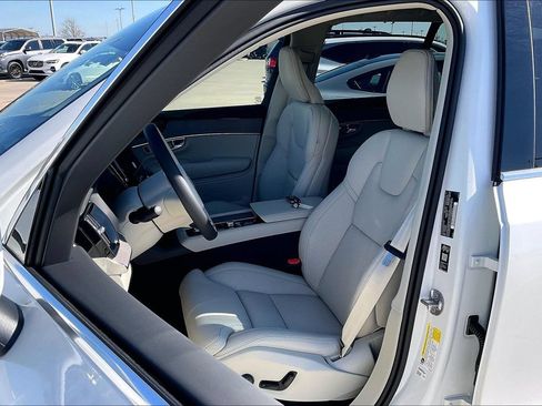New 2026 Volvo XC90 T8 Ultra w/ Protection Package Premier AWD/4WD image 27