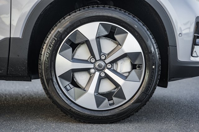Used 2026 Volvo XC40 B4 Plus w/ Protection Package Premier FWD image 16