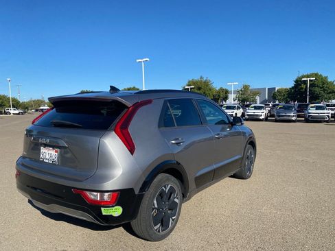 Used 2023 Kia Niro Wind FWD image 4
