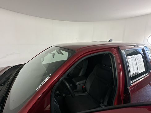 Used 2022 Nissan Frontier SV AWD/4WD image 23